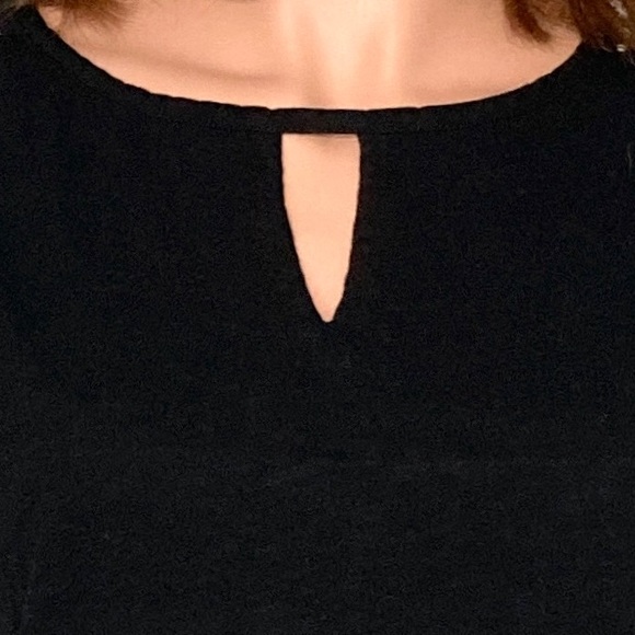 ❌SOLD❌MP•CHAUS SPORT•BLACK TOP W METAL SHOULDER DETAIL• - Picture 3 of 6